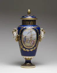 Vaso (porcelana de pasta mole com tinta e dourado)